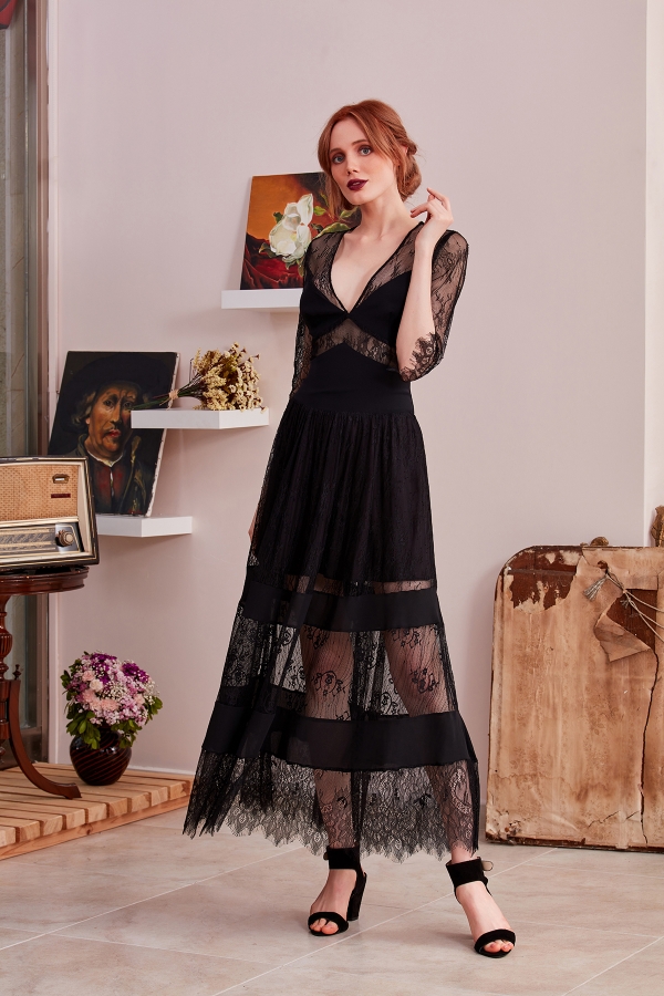 Custom Design Dresses - The best quality and affordable custom design dresses for weddings, parties, meetings are designed for you in SerapStyle. 