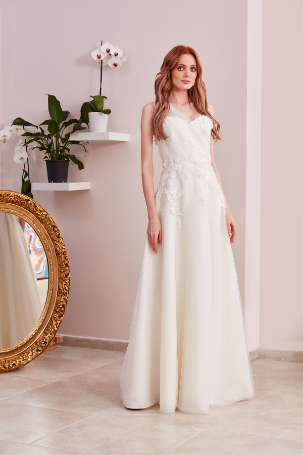 Custom Design Wedding Dresses - Free and fast delivery to all around the world. The best quality and affordable wedding dresses in SerapStyle.
